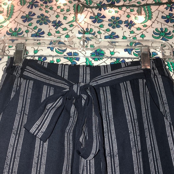 SIENNA SKY FLOWY PANTS!!🤩 - Picture 2 of 4